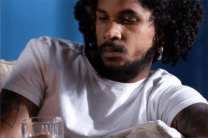 Read more about the article Bebidas Alcoólicas: O Vício Legalizado que Destrói Vidas